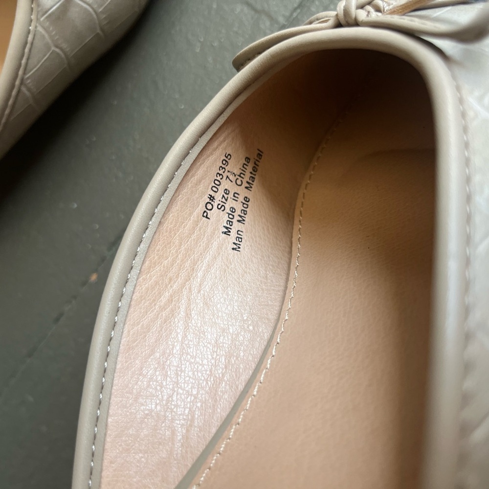 Journee Collection square toe flat/mule tan shoes zero 7.5 - Picture 3 of 6
